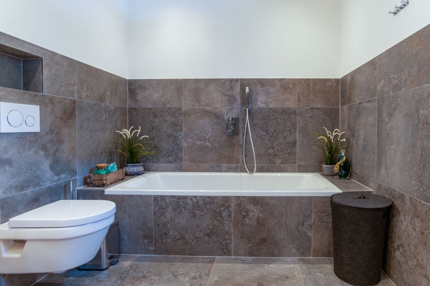 Bad mit Badewanne